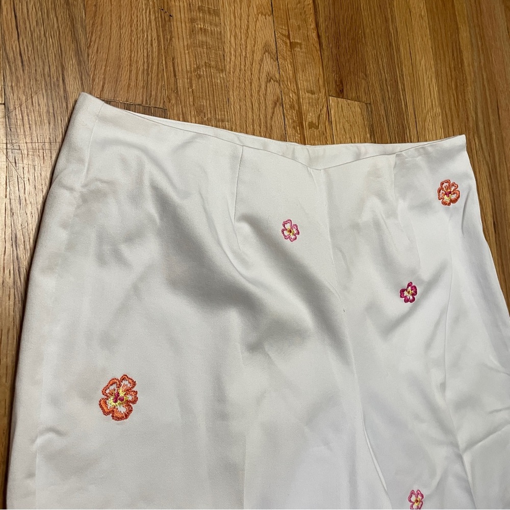 Floral Embroidered White Zipper Pants Capris Sz 14 - Picture 6 of 9